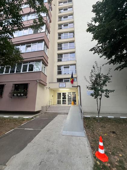 Apartament cu 2 camere decomandat în Colentina