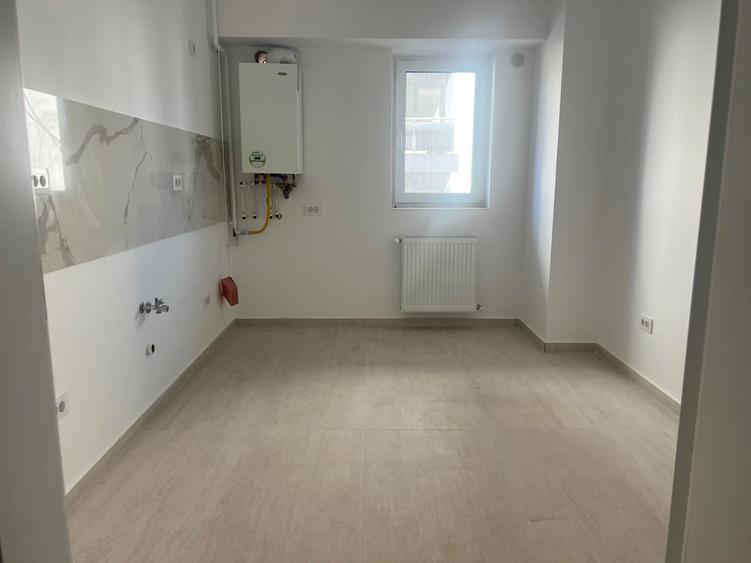 Apartament cu 3 camere decomandat în Galata