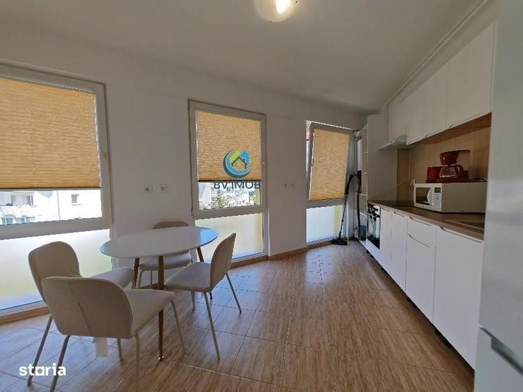 Apartament cu 3 camere decomandat în Răcădău