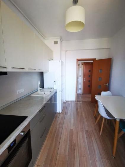 Apartament cu 2 camere semidecomandat, mobilat în Mărăști