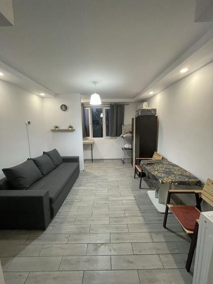 Garsonieră decomandată în Central
