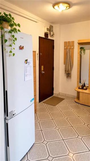 Apartament cu 3 camere decomandat în Florilor