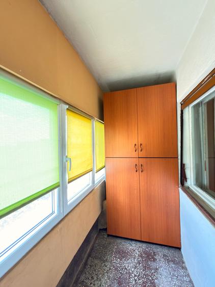 Apartament cu 3 camere semidecomandat în Complex Studențesc