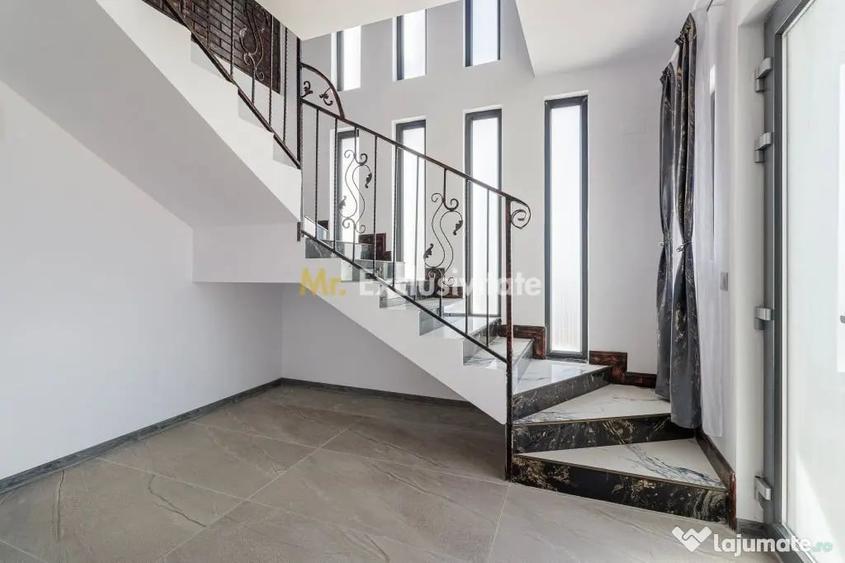 Casă cu 5 camere cu Teren 457 Mp în Dobreni