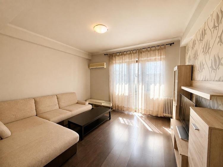 Apartament cu 2 camere decomandat în Calea Victoriei