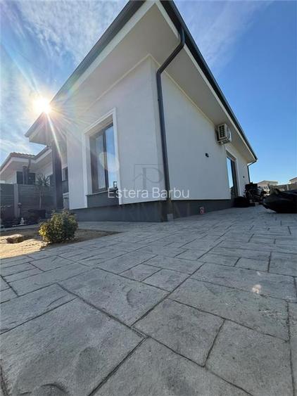 Duplex de vanzare pe parter – 3 camere, curte proprie de 350 mp și teras