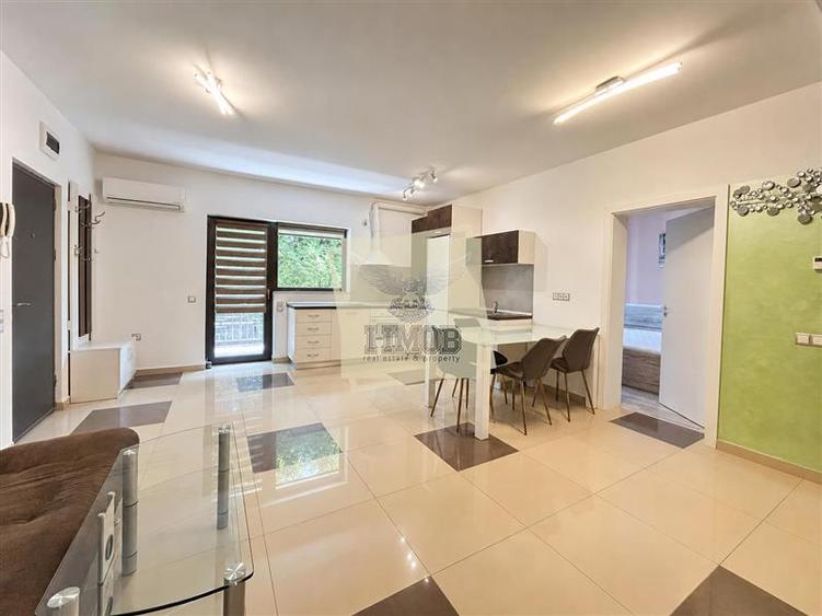 Apartament cu 3 camere decomandat, mobilat în Trei Stejari