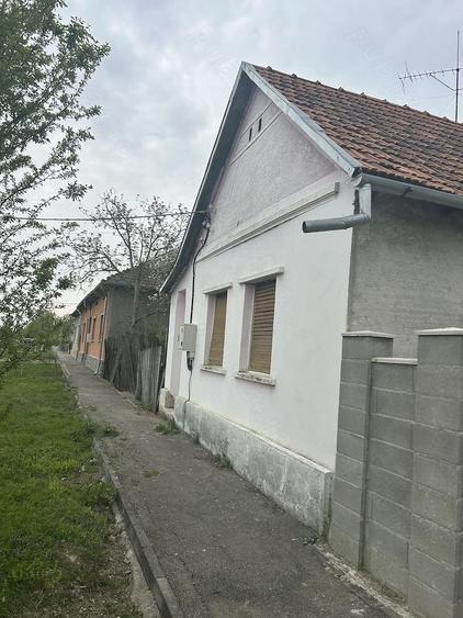 Casă cu Teren 1439 Mp în Bacova