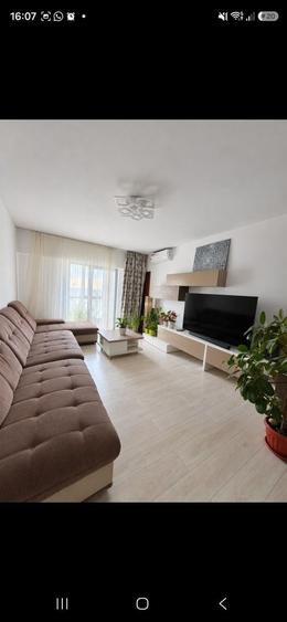 Apartament cu 3 camere decomandat în Doamna Ghica