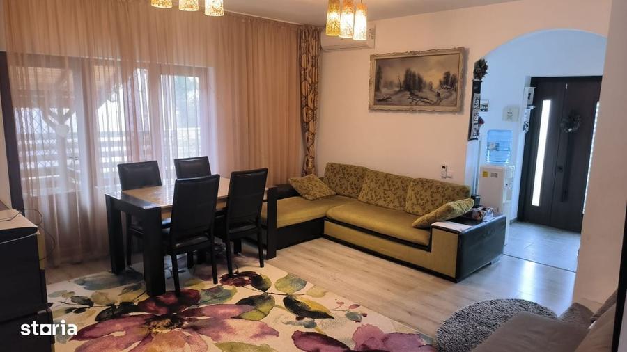 Casă cu 4 camere în Bâcu