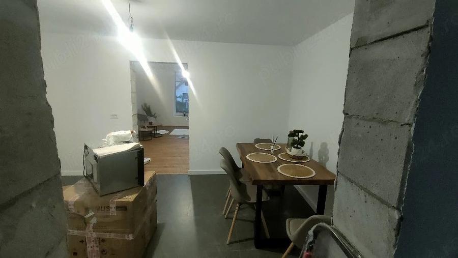 Casă cu 7 camere cu Teren 900 Mp în Ciugud