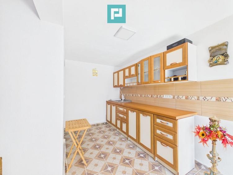 Casă individuală cu 6 camere cu Canalizare în Macea