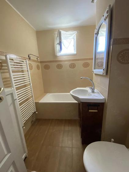 Apartament cu 3 camere decomandat în Lipovei