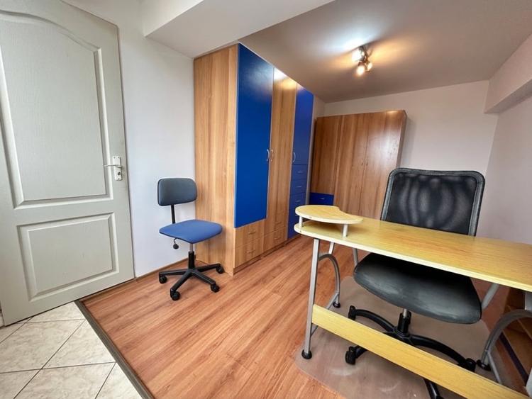 Apartament cu 3 camere decomandat, mobilat în P-ța Alba Iulia