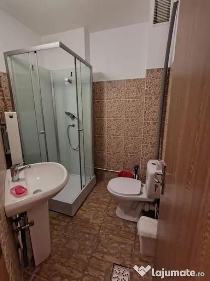 Apartament cu 3 camere decomandat în Păcurari