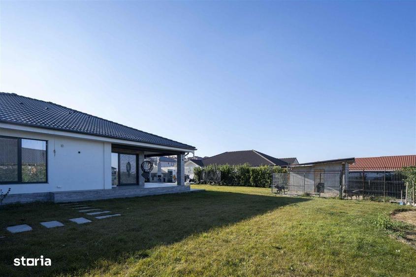 Casă cu 4 camere cu Teren 990 Mp în Oncea