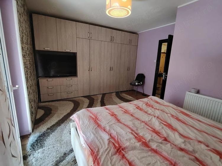 Apartament cu 3 camere decomandat în Florești