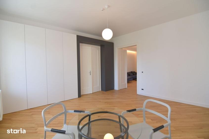 Apartament cu 3 camere decomandat în Neptun