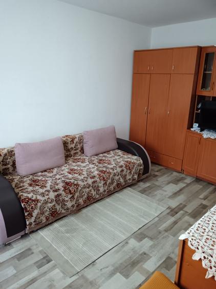 Garsonieră semidecomandată în Micro 21