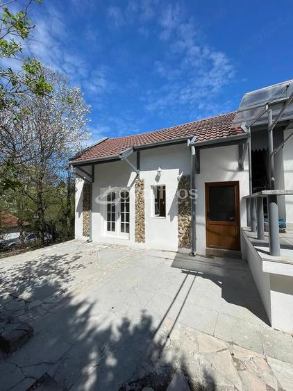 Casă cu 3 camere cu Teren 347 Mp în Central