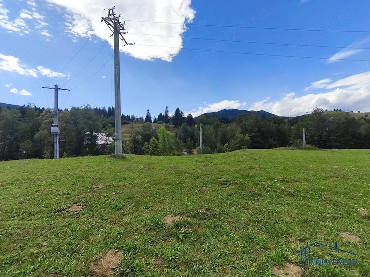Teren de 1102 mp, în Molid