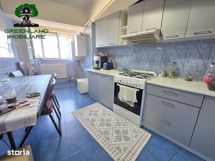 Apartament cu 3 camere decomandat în Ultracentral