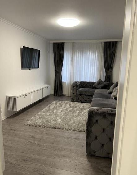 Apartament cu 3 camere semidecomandat în Gorjului
