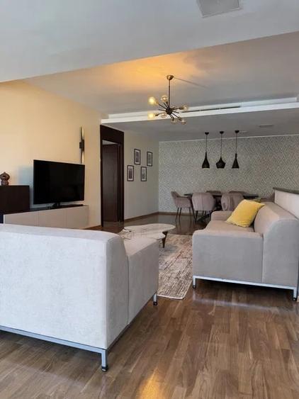 Apartament cu 3 camere decomandat, mobilat în Iancu Nicolae