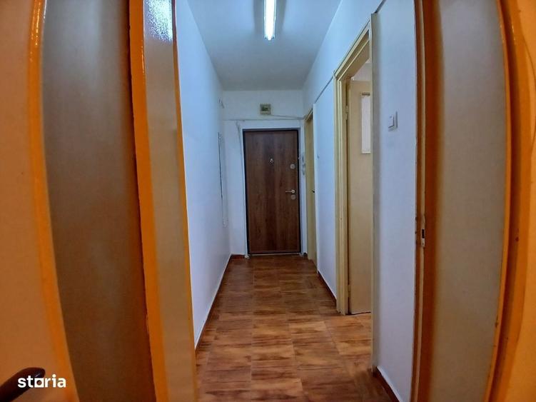 Apartament cu 3 camere în Crângași