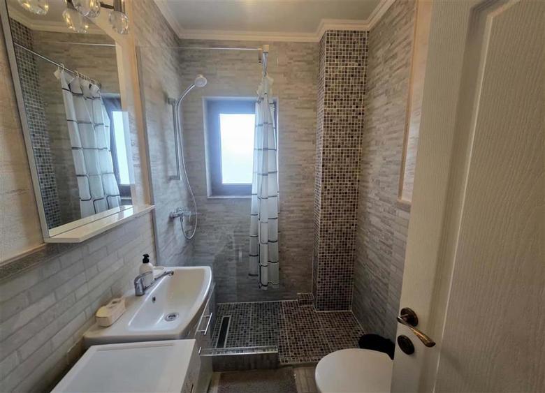 Apartament cu 2 camere decomandat, mobilat în Exterior Est
