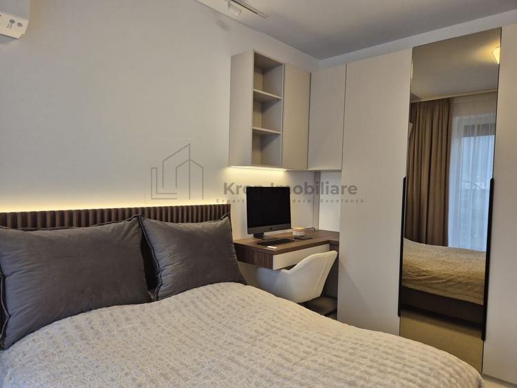 Apartament cu 3 camere decomandat, mobilat în Centură