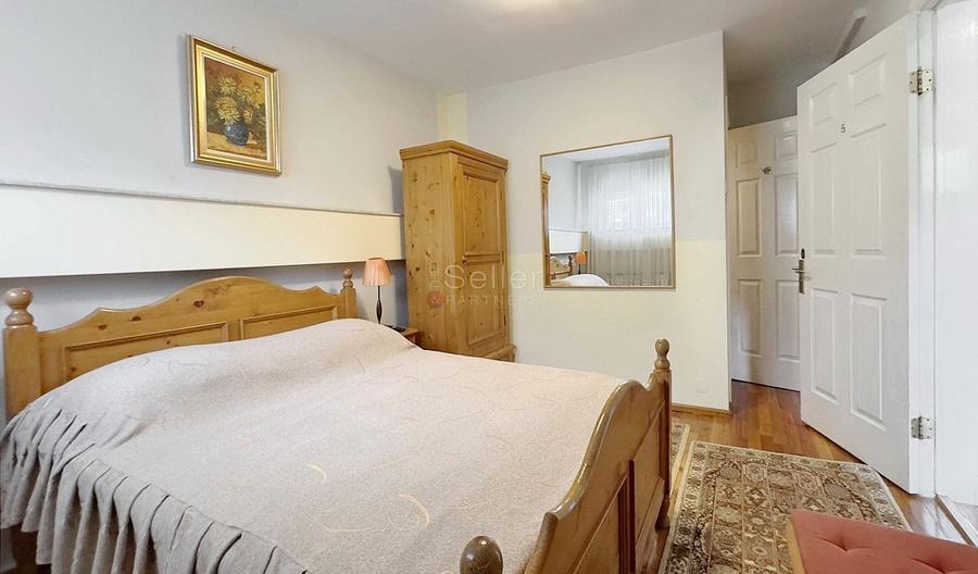 Apartament cu 4 camere decomandat, mobilat în Central