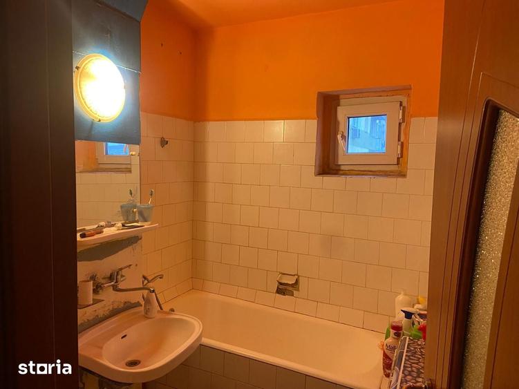 Apartament cu 2 camere decomandat în Craiovița Nouă — fotografia 2