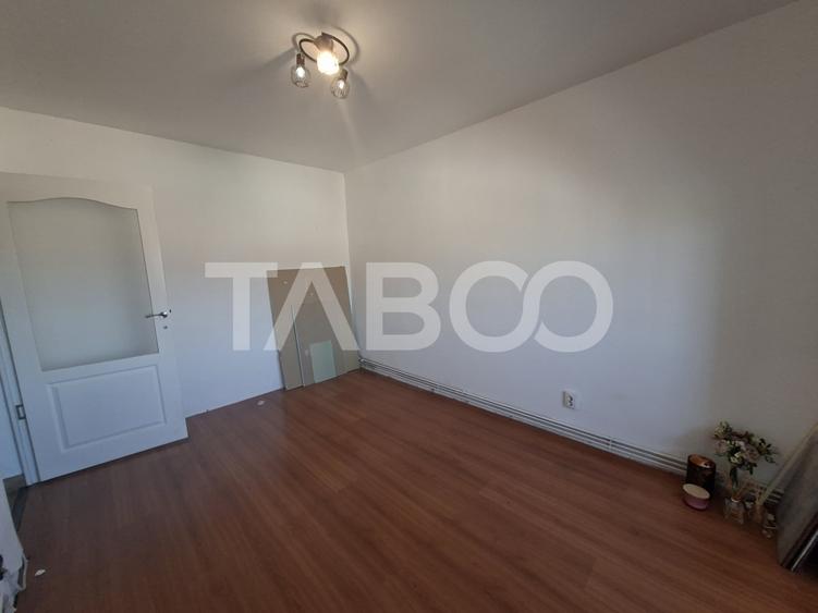 Apartament cu 2 camere decomandat, mobilat în Ștrand