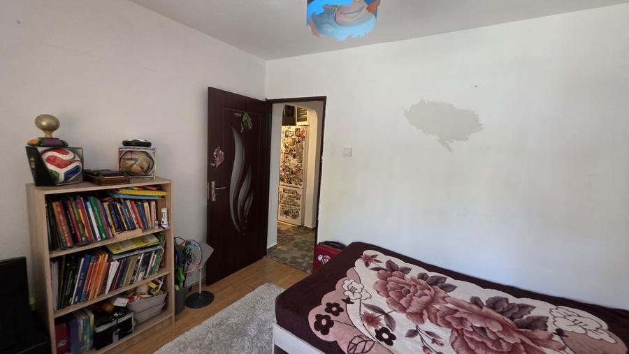 Apartament cu 3 camere decomandat, mobilat în Fabric