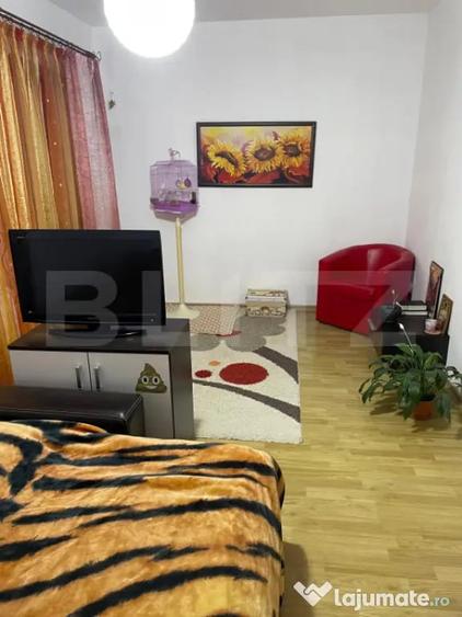 Casă cu 7 camere cu Teren 316 Mp în Central