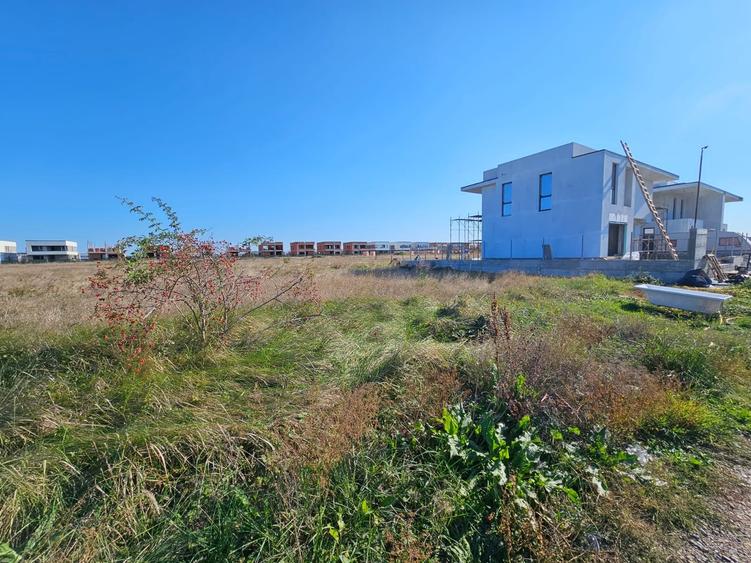 Teren Construcții intravilan de 375 mp, în Tunari