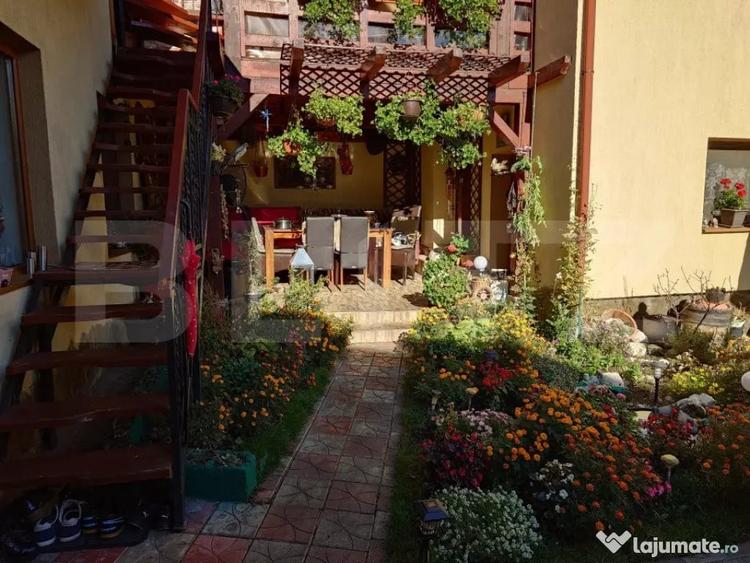 Casă cu 7 camere cu Teren 300 Mp în Codlea