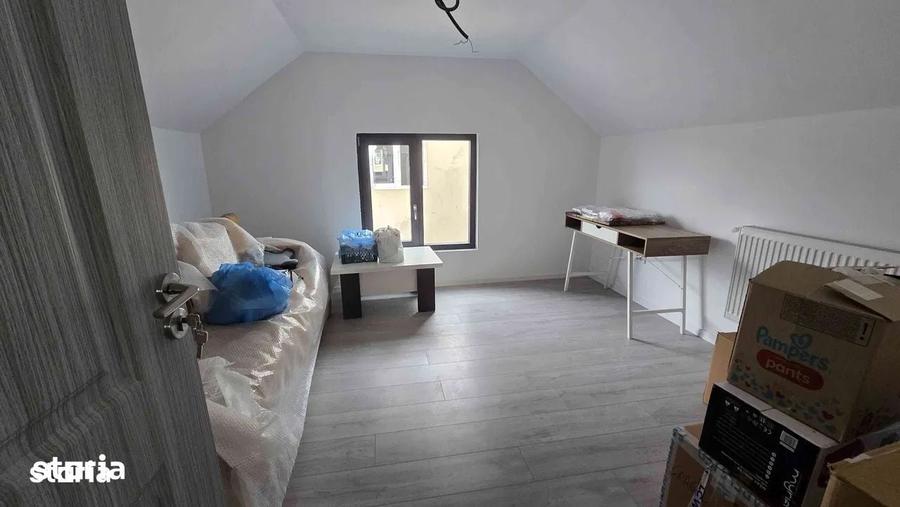 Casă cu 5 camere cu Teren 240 Mp în Holboca