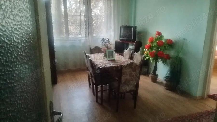 Apartament cu 3 camere decomandat în Rogerius