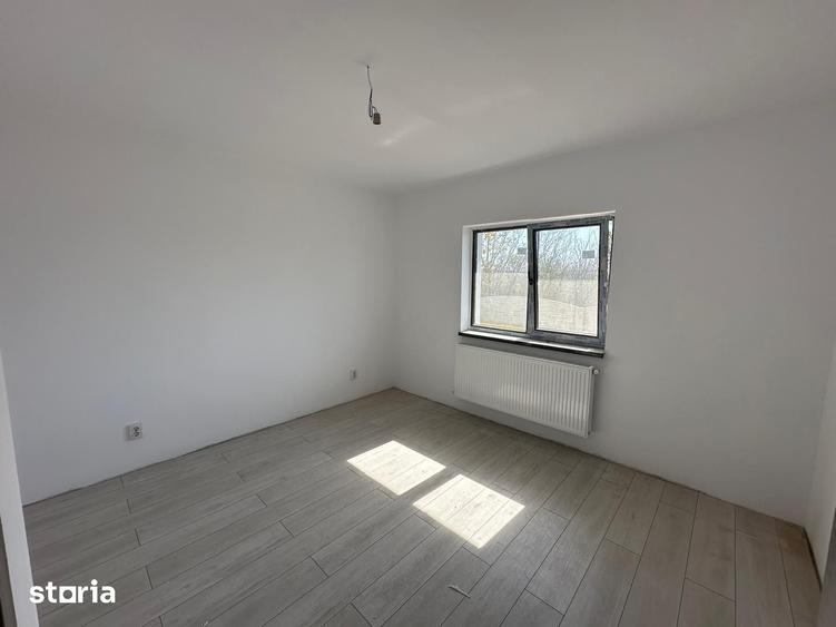 Casă cu 3 camere cu Teren 300 Mp în Clinceni