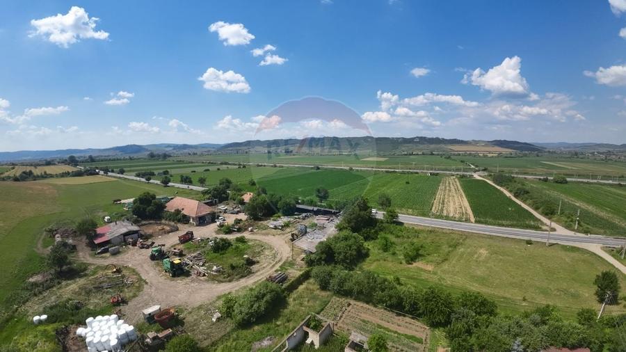 Teren Construcții intravilan de 22942 mp, în Vânători