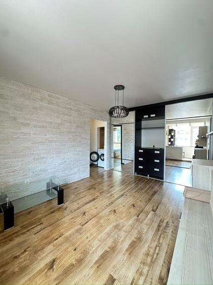 Apartament cu 2 camere semidecomandat, mobilat în Ștefan cel Mare