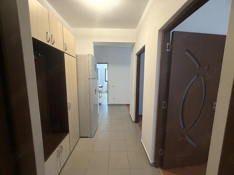 Apartament cu 3 camere decomandat în Băneasa