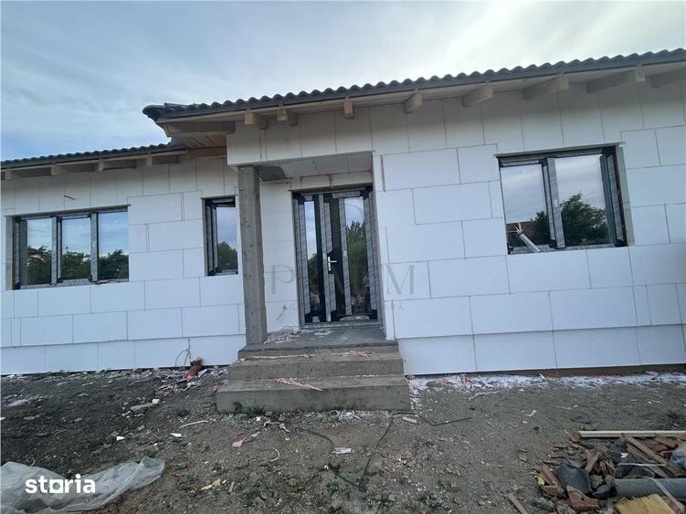 Casă cu 4 camere cu Teren 400 Mp în Sânmihaiu Român