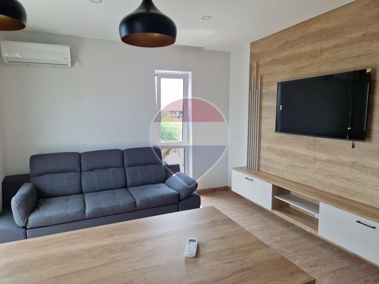 Apartament cu 2 camere decomandat în Central