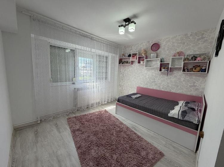 Apartament cu 2 camere decomandat în Obor