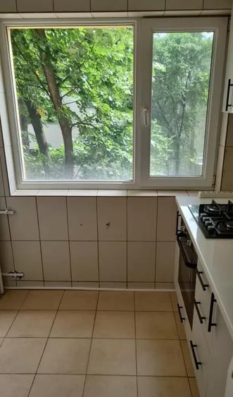 Apartament cu 2 camere decomandat, mobilat în Titan