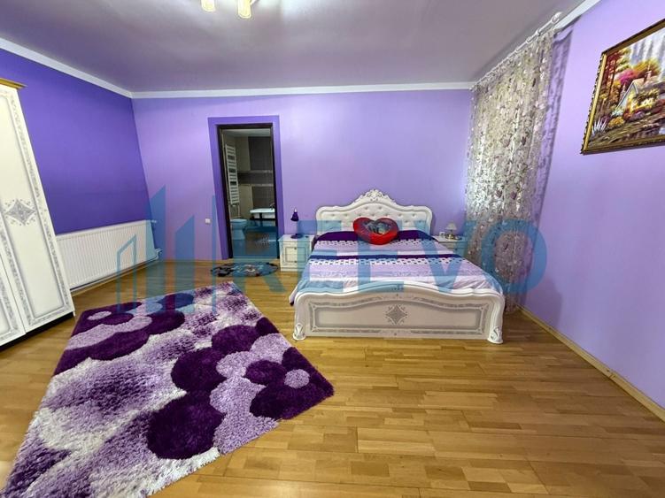 Casă cu 6 camere cu Canalizare în Târgu Trotuș