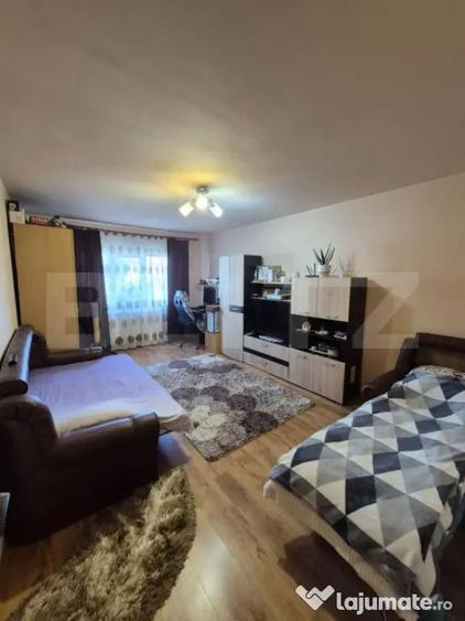 Apartament central, 2 camere, 54 mp, vedere spre Cetatea Dev - 1
